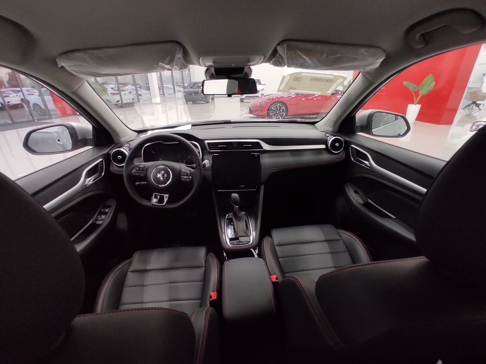 Trekerdan aqilli MG ZS madeli [To'lov siz istagan usulda]