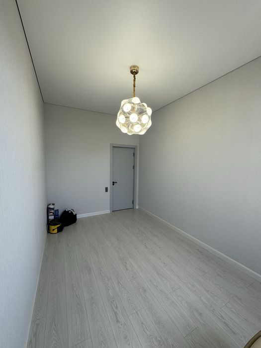 Срочно продается 2х ком., кв., на литературном 2/9/9 58м2