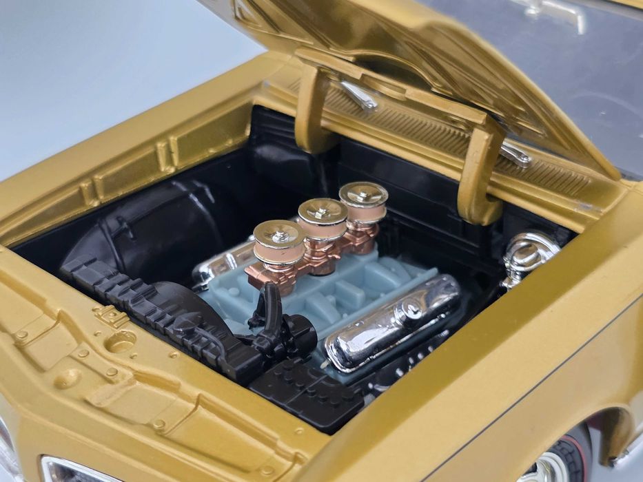 Macheta Auto 1/18 ERTL 1966 Pontiac GTO Gold