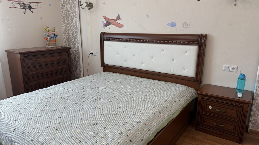 Срочно продам спальный гарнитур