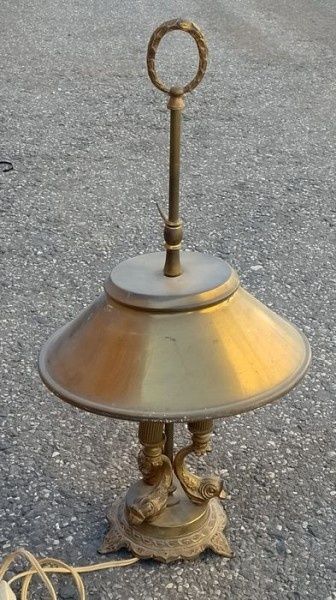 Superbă lampa pentru birou,noptiera cu talpa din bronz masiv și abajur