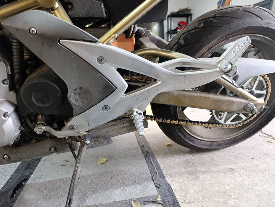 Кавазаки ЕР6Н Kawasaki ER6N на части.