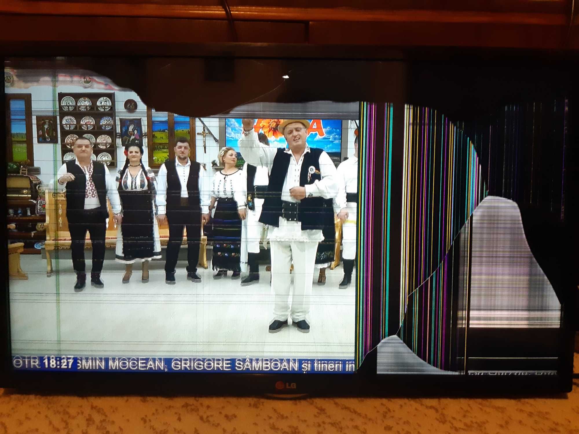 Televizor smart  Lg 32LN575s display spart  pentru piese