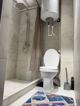 Сдается 1 ком Кадышева рынок.  Конечный Остановка