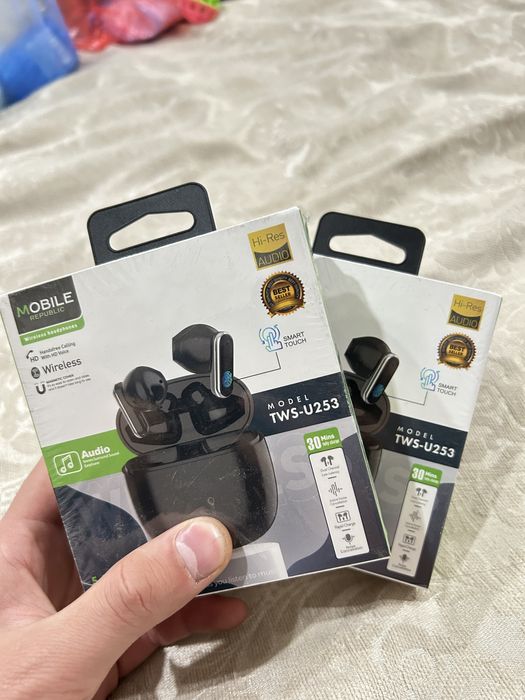 Продам безпроводные наушники