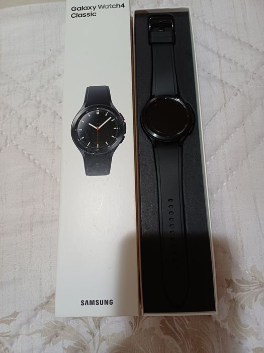 Часовник SAMSUNG galaxy watch4