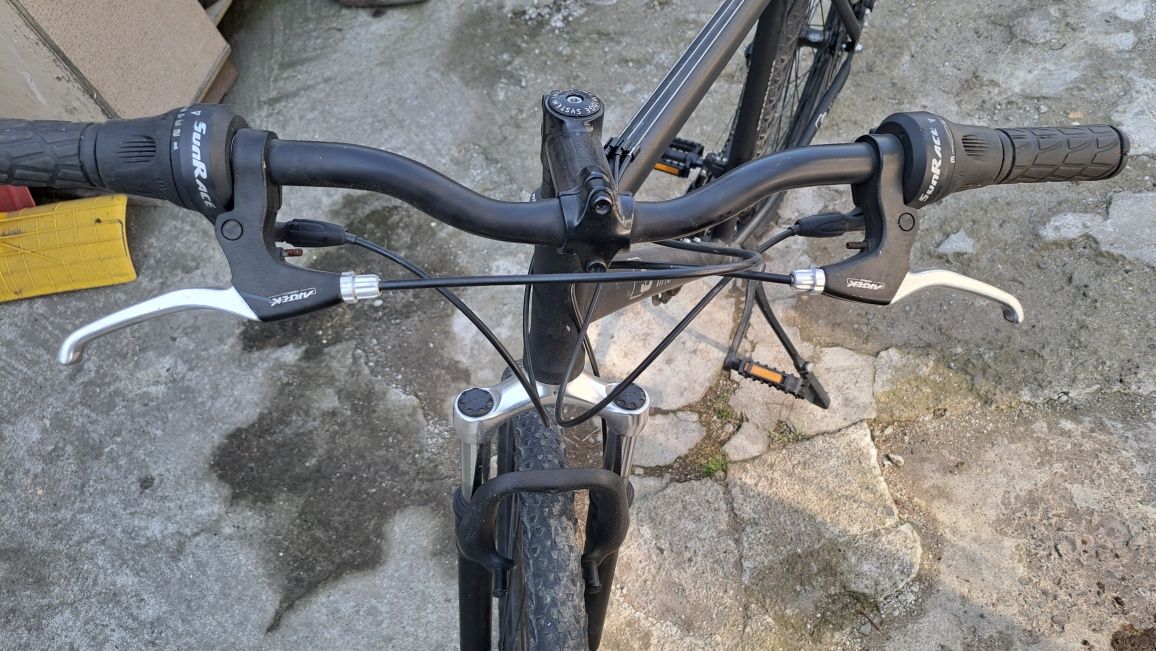 Vând biciclete diferite dimensiuni