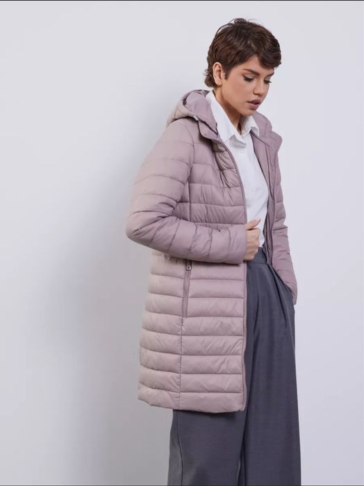 Женская куртка 68 размер почти новая