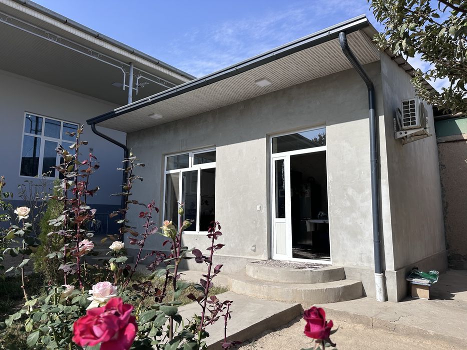 Nazarbek 8-sotix uy sotiladi