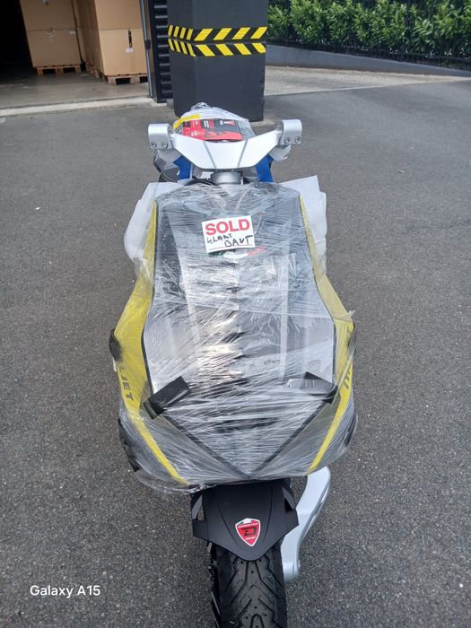 Vând scuter ITALJET DRAGSTER 200cc