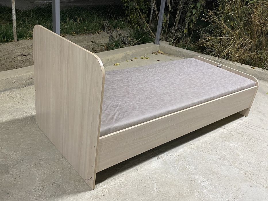 Продам кровать в хорошем состонии