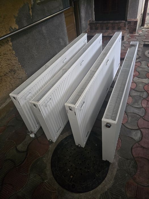 Vănd 4 calorifere 300 ron bucata.