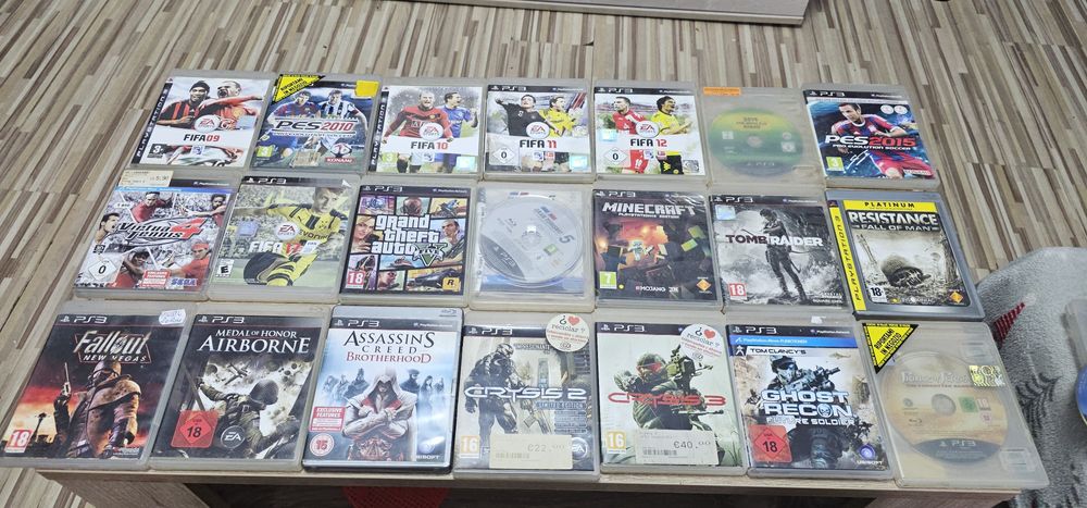 Vand Ps3 complet + jocuri