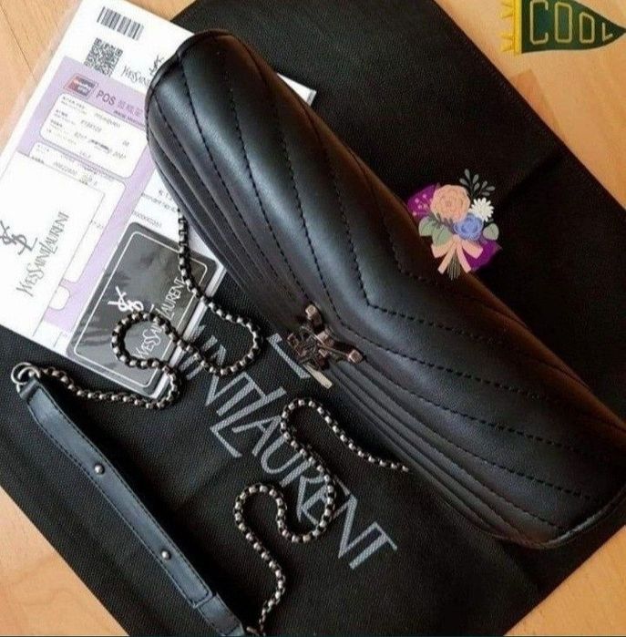 Geanta mini tip plic,accesorii metalice, etichetă, saculet