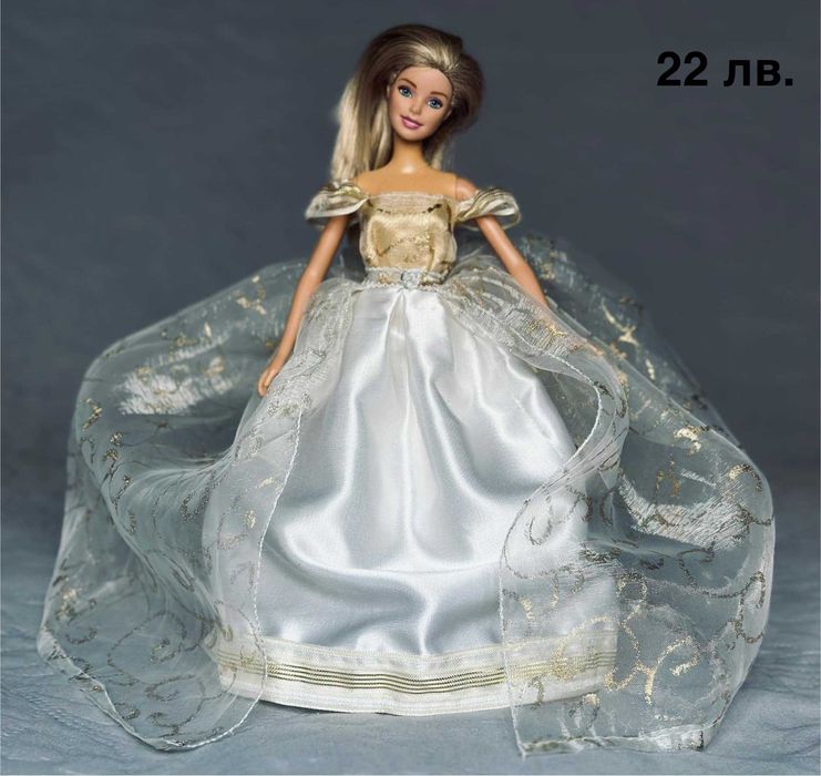 Дрехи за кукли с размер на Барби