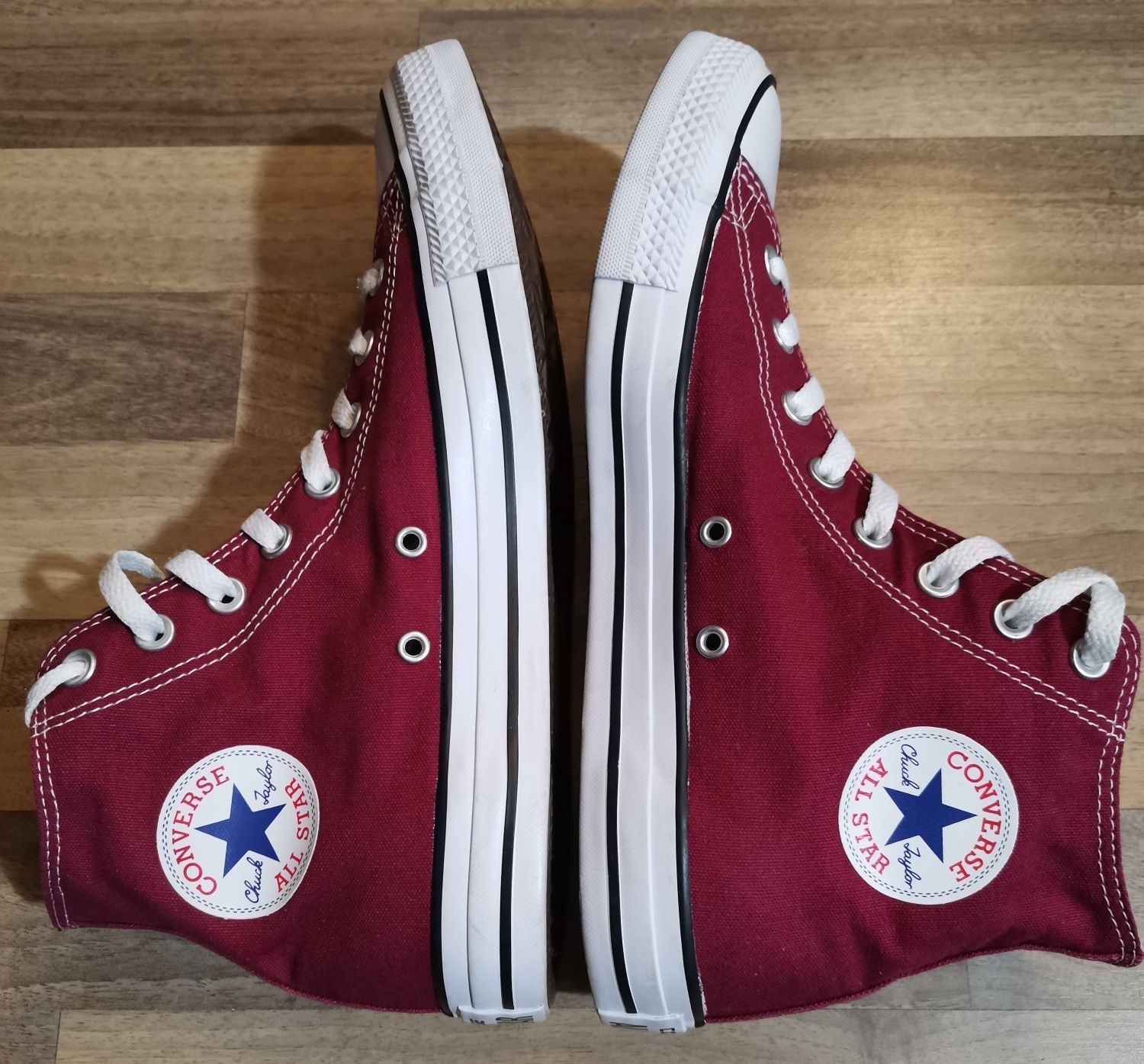 Vând urgent Converse Chuck Taylor All Star Spec