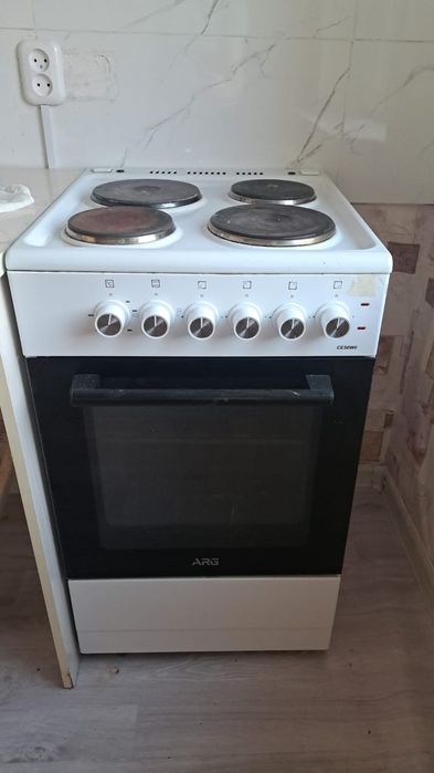 Электроплита с духовкой