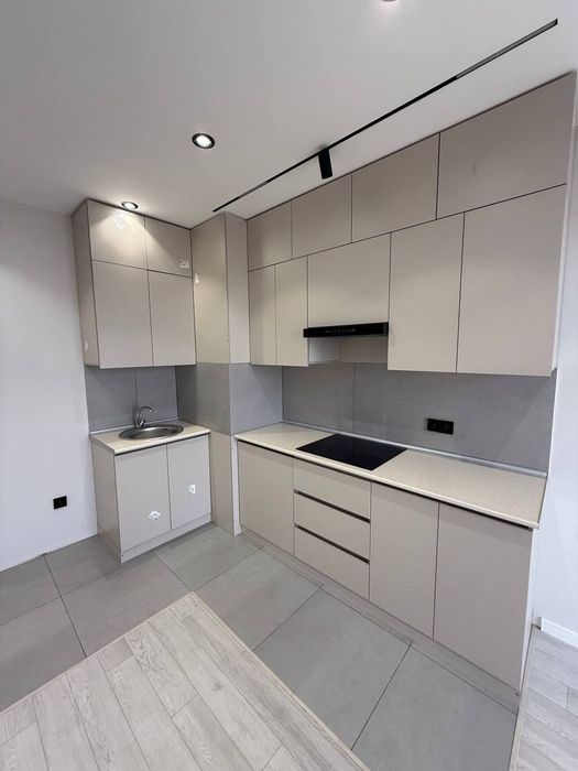 Мега планет метро юнусабад -13 1 комнатная студия, пустая