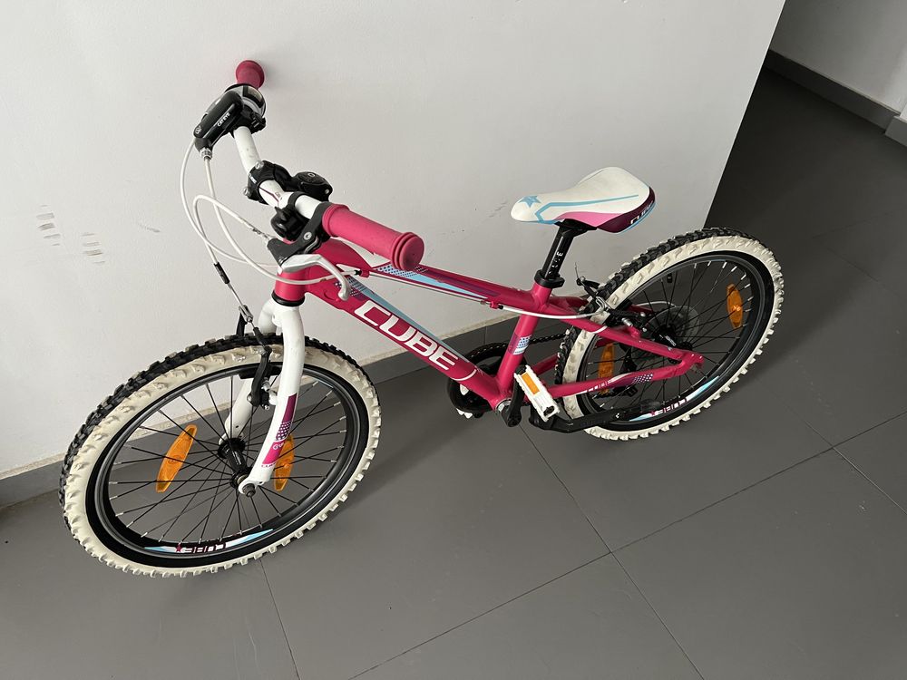 Bicicleta CUBE RACE KIDS fetite, roti 20, IMPECABILA