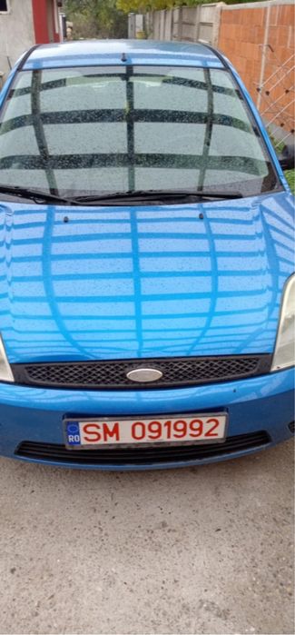 Vand sau schimb ford fiesta