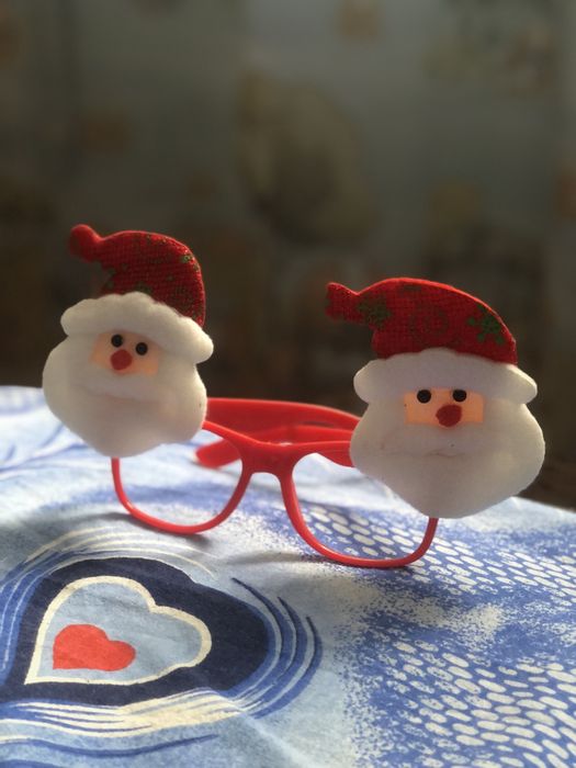 Ochelari pentru copii cu mos craciun.