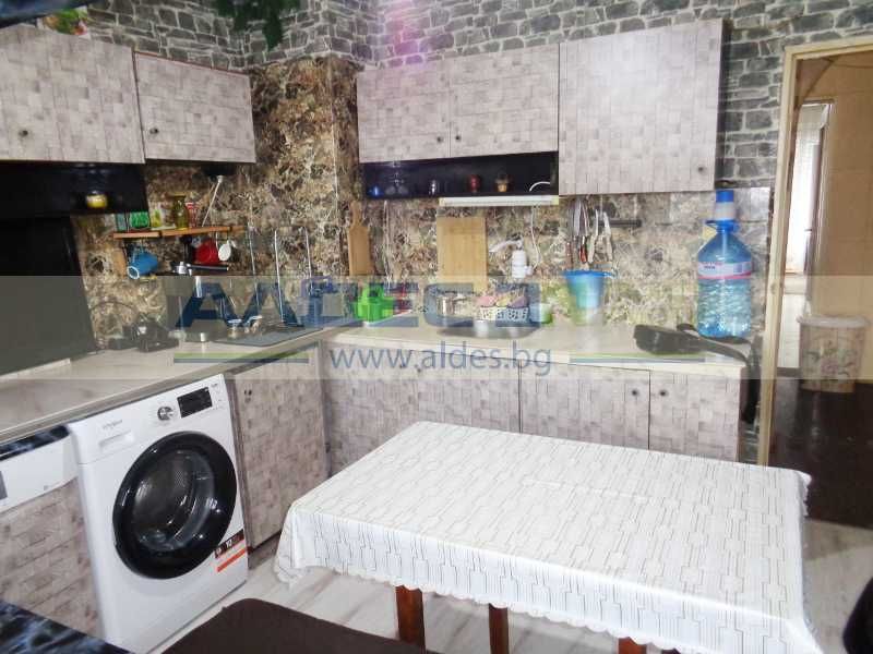 Продава се Тристаен апартамент в Радомир - 94 кв.м за 852 €/кв.м - Снимка #4