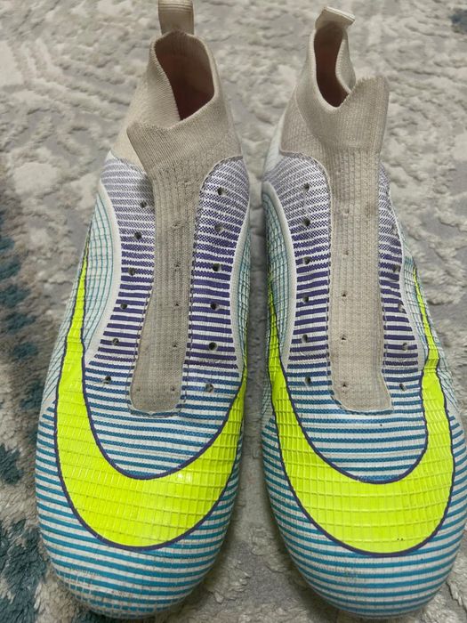 бутсы б/у,без шнурков