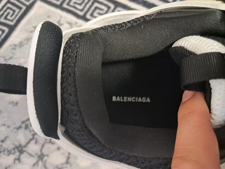 Balenciaga track noi cu eticheta
