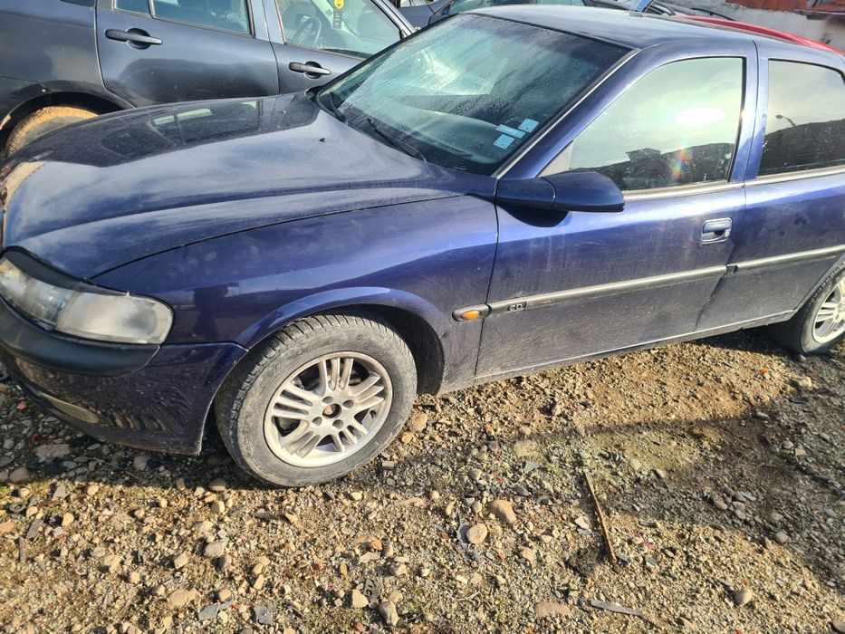 Опел Вектра 1.6 X16XEL на части