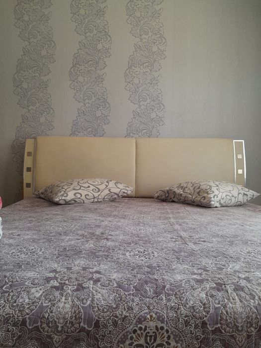 Кровать и кресло