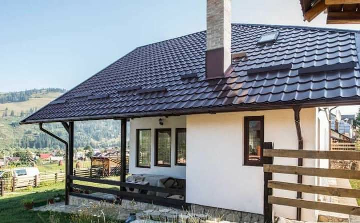 Montaj acoperișuri mansardari și reparații de urgenta