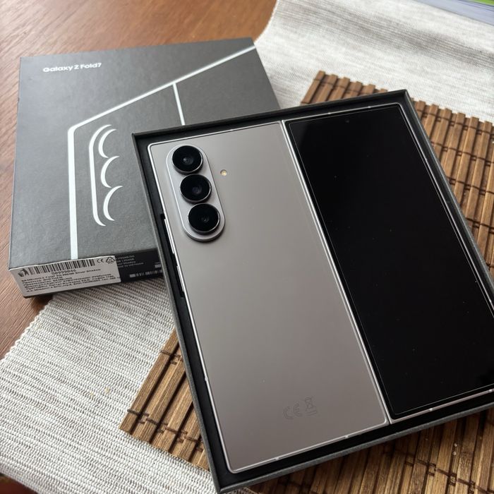 Samsung Galaxy Z Fold 7, 256GB, Silver Shadow