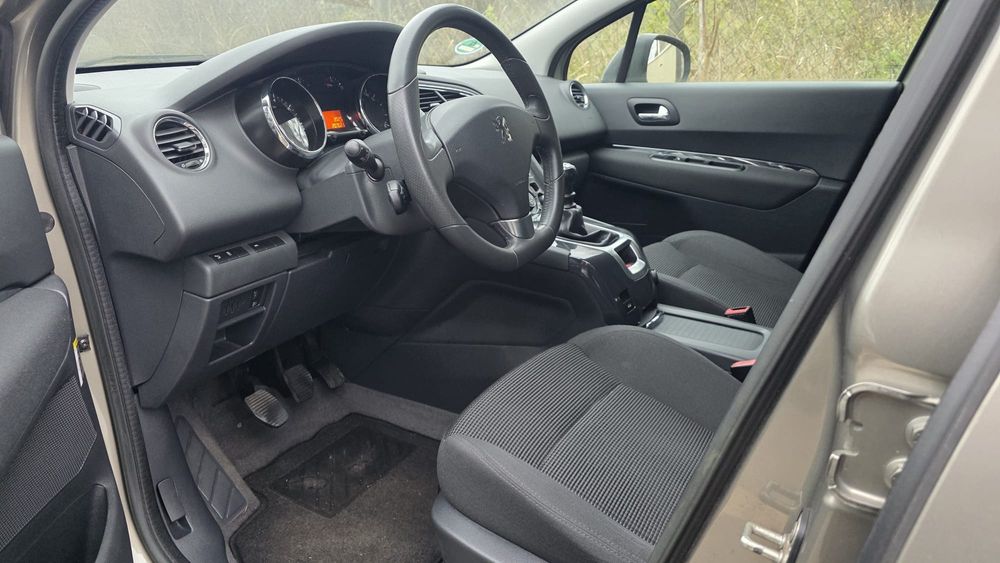 Peugeot 5008 * 1.6 Benzina * An 2013 * Cutie Manuala * Euro 5
