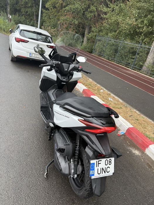 Vand maxi scuter Honda Forza 350 cc