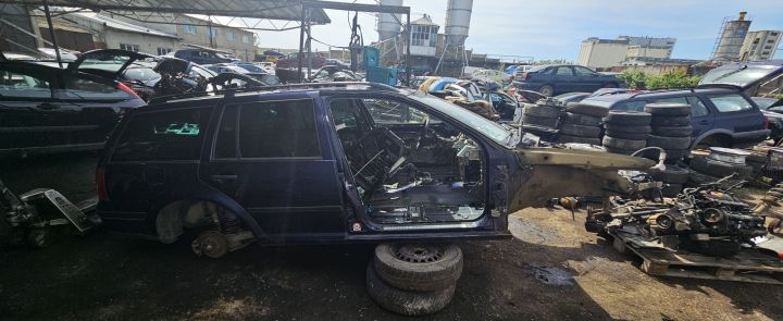 Usa / Portiera fata stanga Volkswagen VW Golf a 4-a generatie