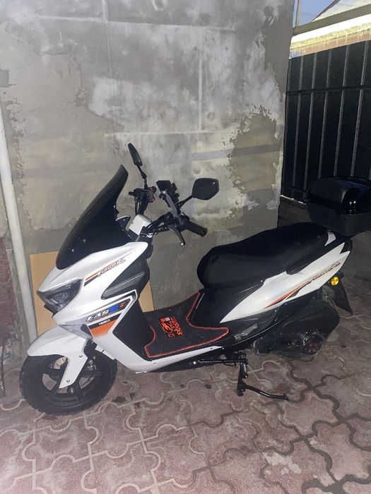 Мопед макси срочно