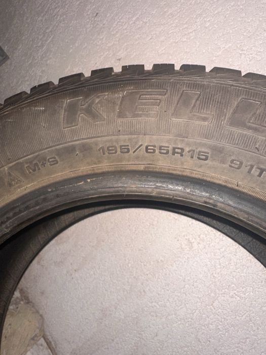 Vand 2 anvelope de iarna Kelly M+S