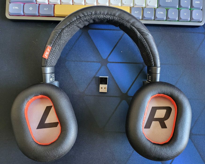 Casca Bluetooth Plantronics Voyager 8200 UC