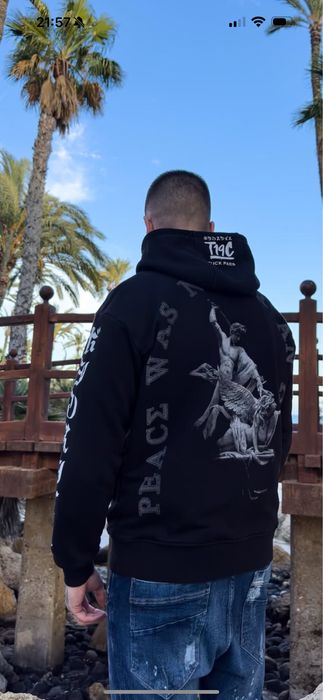 Суичър на Trap19 connection