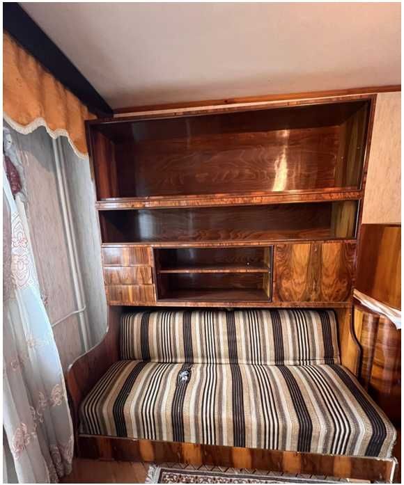 Bibliotecă Art Deco  furnir de nuc natural,anii ’50