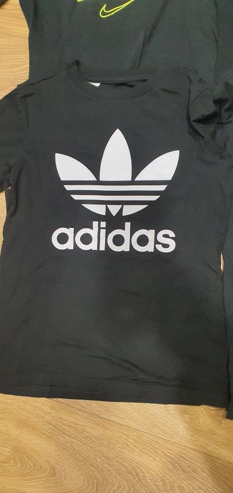 Tricouri Adidas mărimea M copii