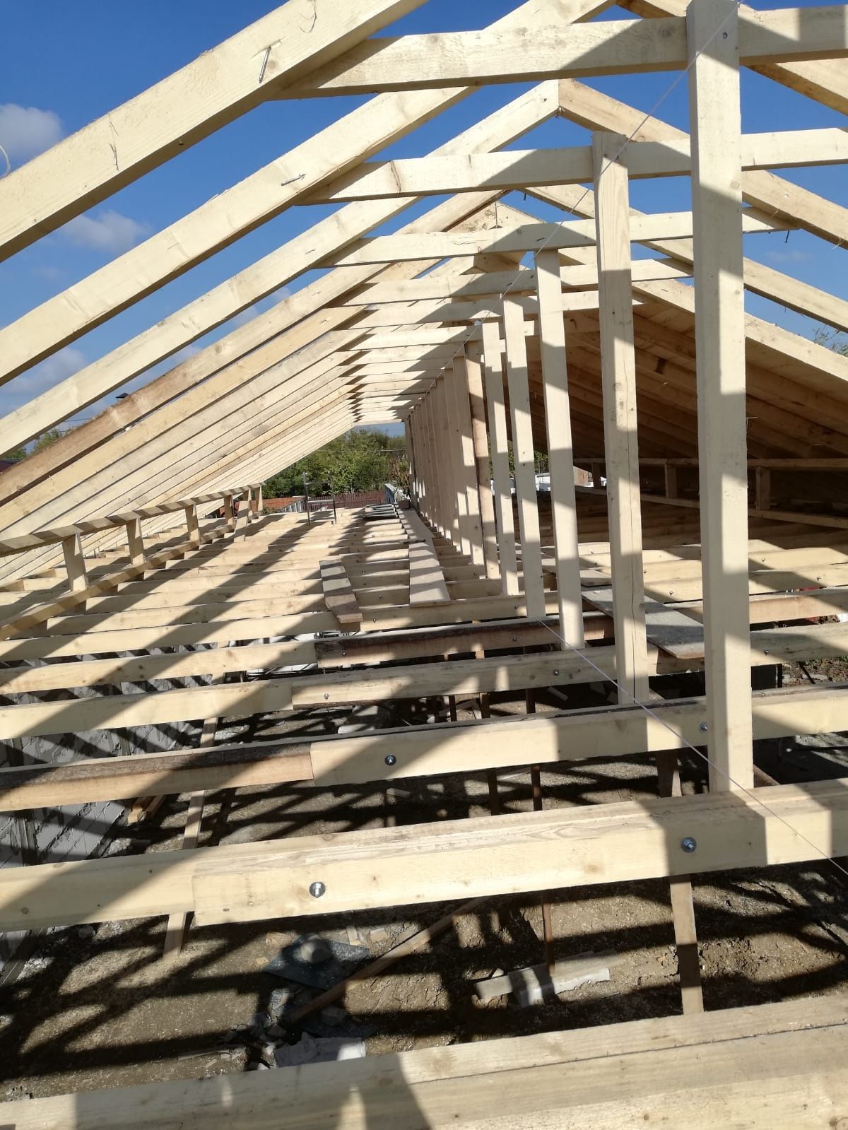 Reparatii acoperisuri tigla metalica tigla ceramica mansarde velux