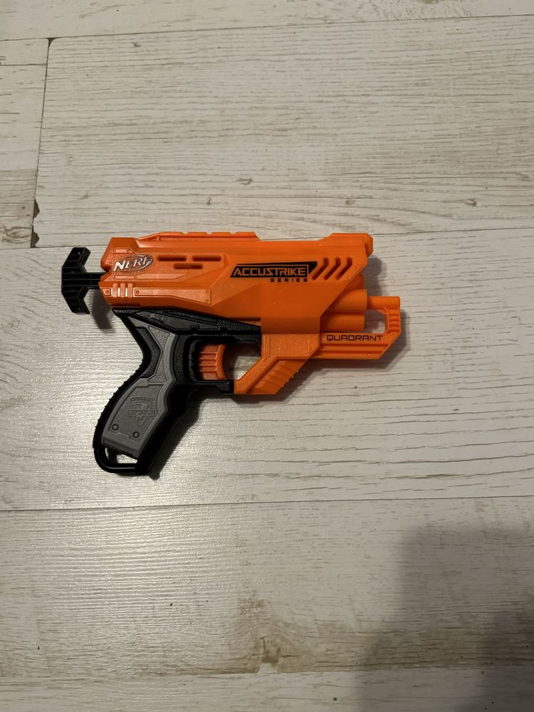 Pistol Nerf Accustrike Quadrant