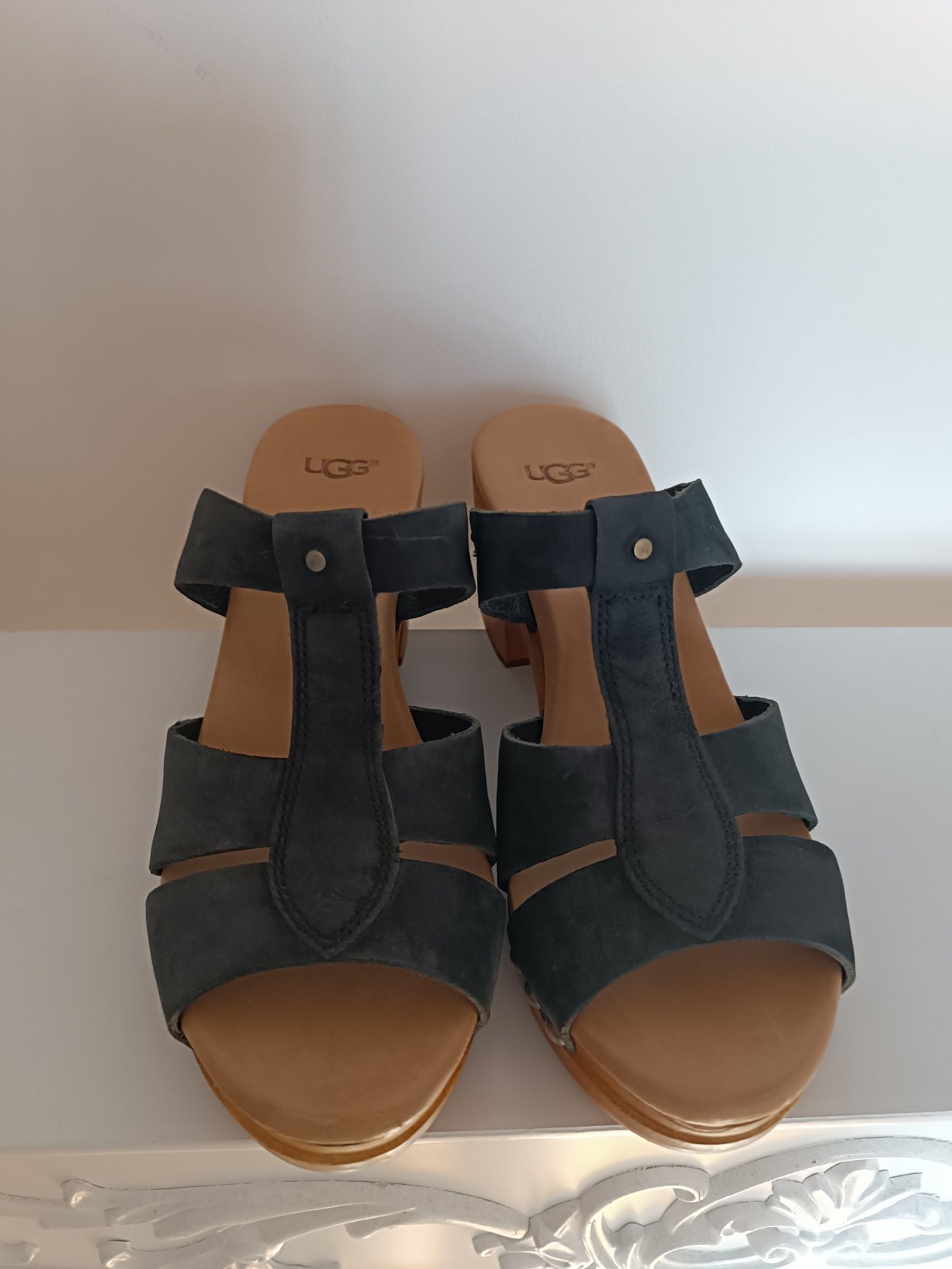 Нови дамски сандали сабо от естествена кожа на UGG