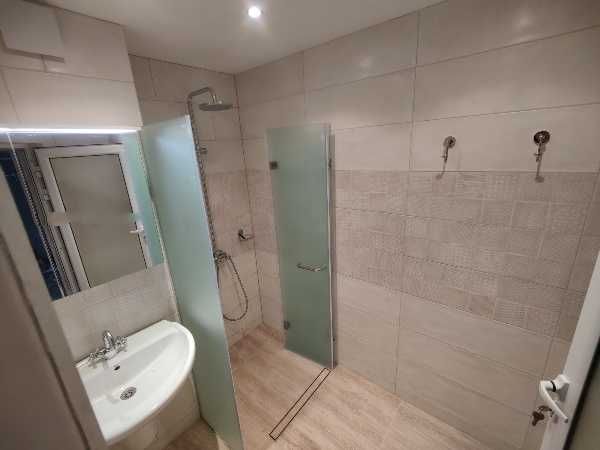 Продава се Тристаен апартамент в Бургас, Лазур - 120 кв.м за 2334 €/кв.м - Снимка #5