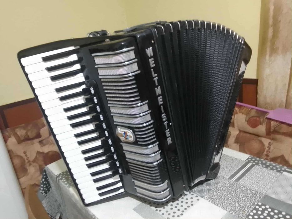 акордеон S-4 в много добро състояние