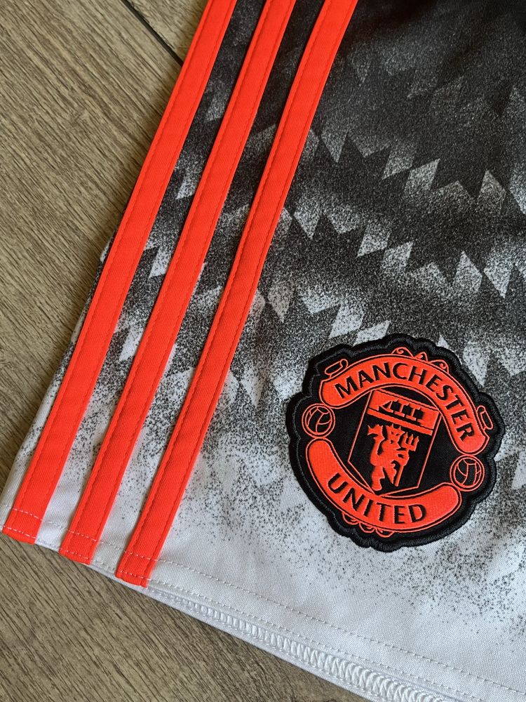 ADIDAS Man United - Ман Юнайтед размер Л / Оригинал