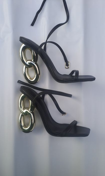 Цветни нови сандали