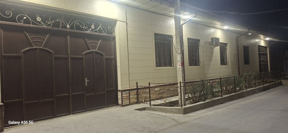 Uchastka sotiladi 11.5 sotix, 6 xona, 2 ta oshxona , 3 ta sanuzel