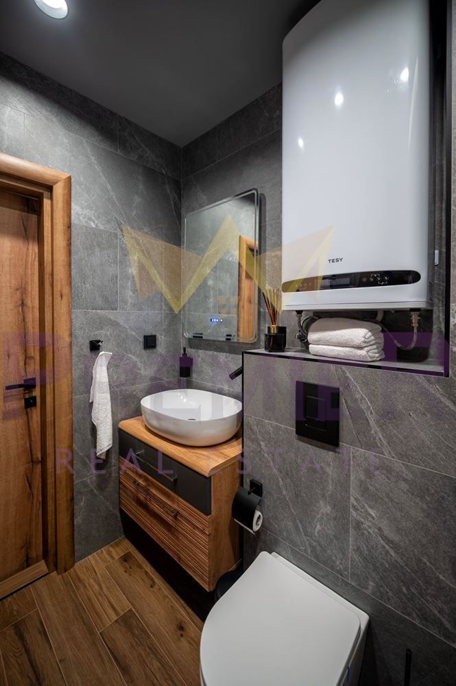 Дава се под наем Двустаен апартамент в Варна, Бриз - 70 кв.м за 1250 € - Снимка #9